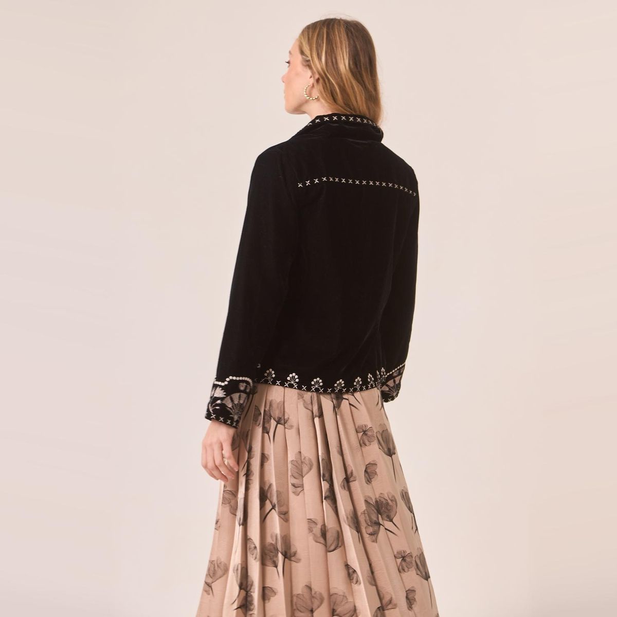 NKN - Chaqueta Con Detalles Bordados Estilo Bohemia Mujer Nkn