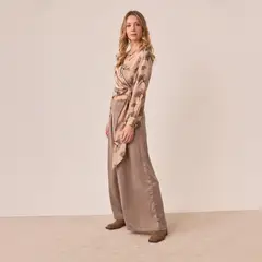 NKN - Blusa Estampada con Amarra Lateral Conjunto Mujer