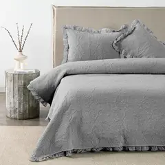 CANNON - Quilt 2 Plazas Liso Ruffle Gris
