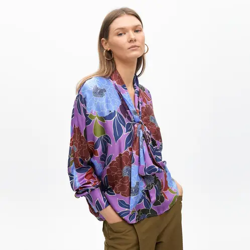 LOLA CASADEMUNT - Blusa Estampada con Lazo Mujer