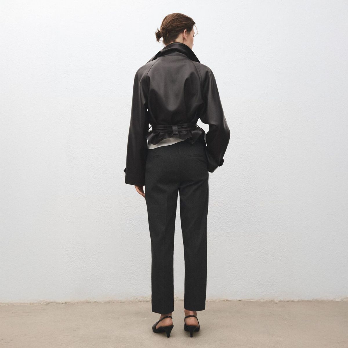 MANGO - Pantalón Entallado Crop Raya Diplomática Mujer Mango