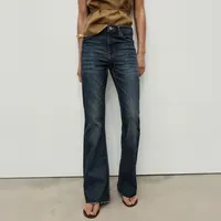 Jeans Flare Tiro Medio Mujer