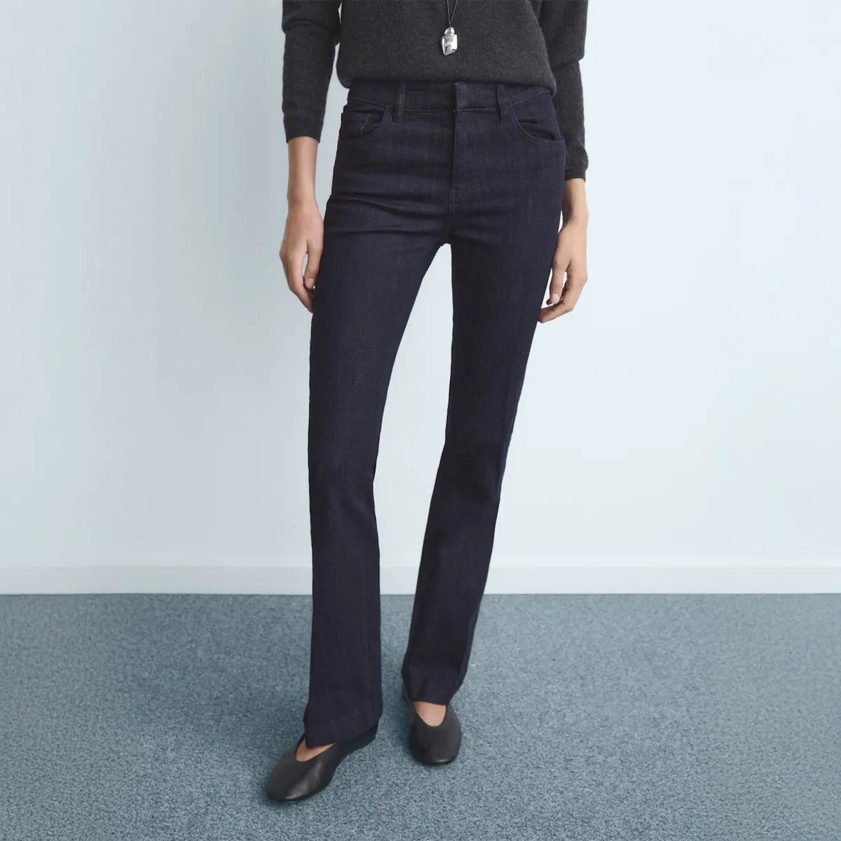 MANGO - Jeans Flare Tiro Medio Mujer Mango