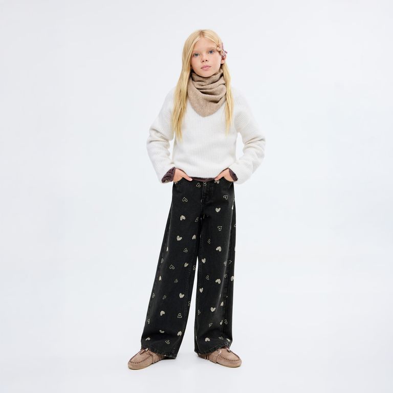 Jeans Corazones Bordados Niña