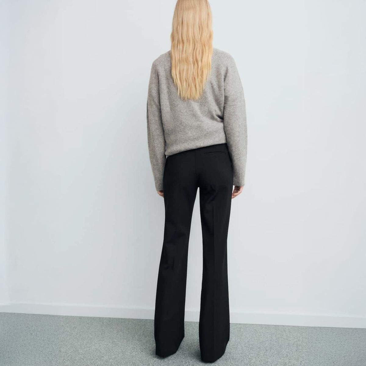 MANGO - Pantalón Flare Tiro Medio Mujer Mango