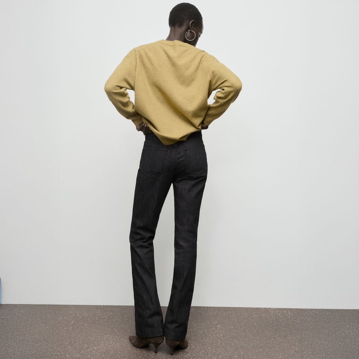 MANGO - Jeans Flare Tiro Medio Mujer Mango