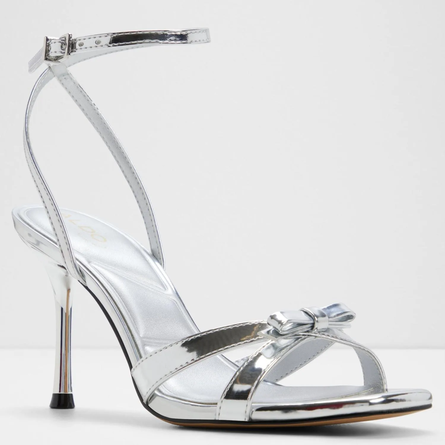 ALDO - Zapato formal plateado $69.900