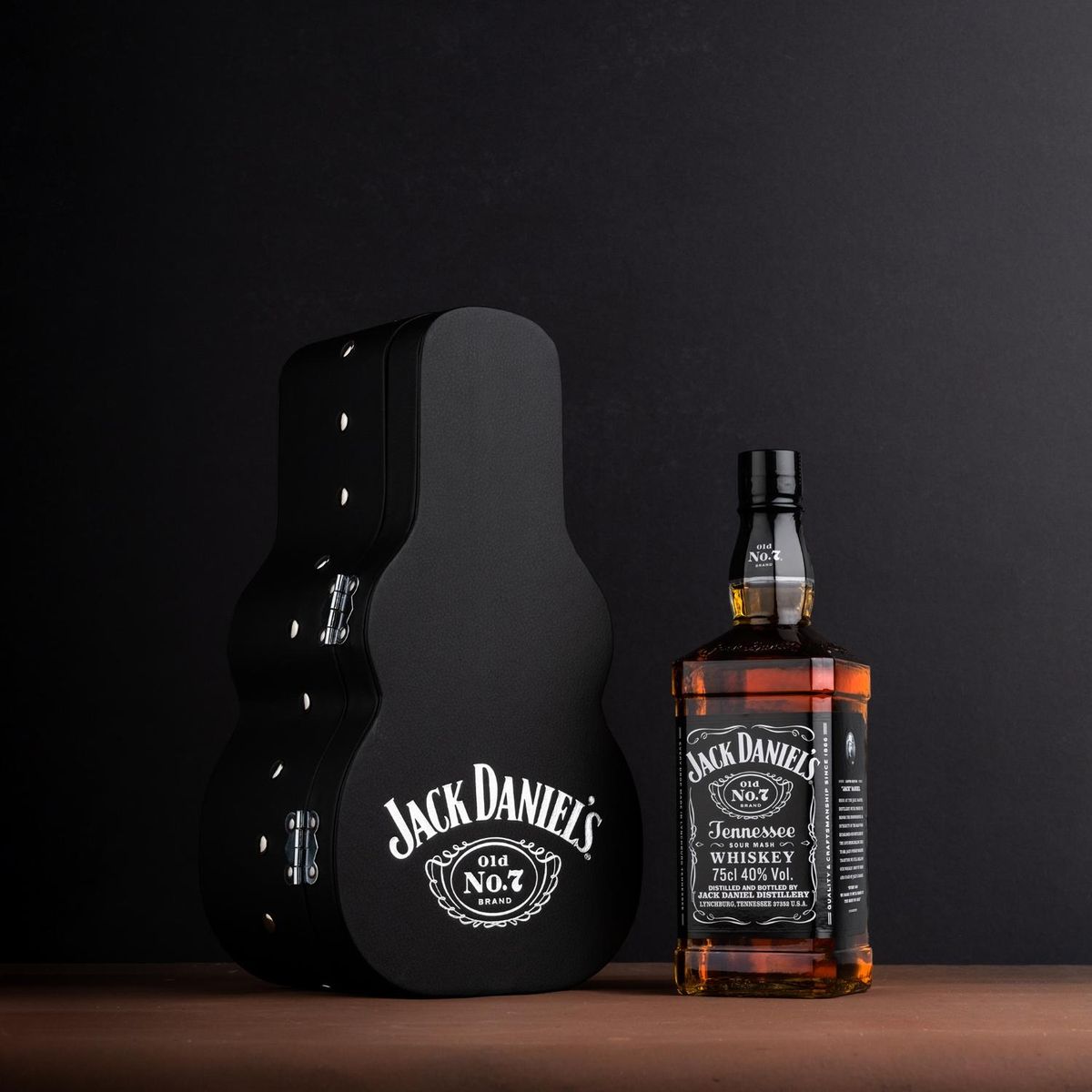 JACK DANIELS - Pack Jack Daniels Old N7 Guitarra Case 750cc