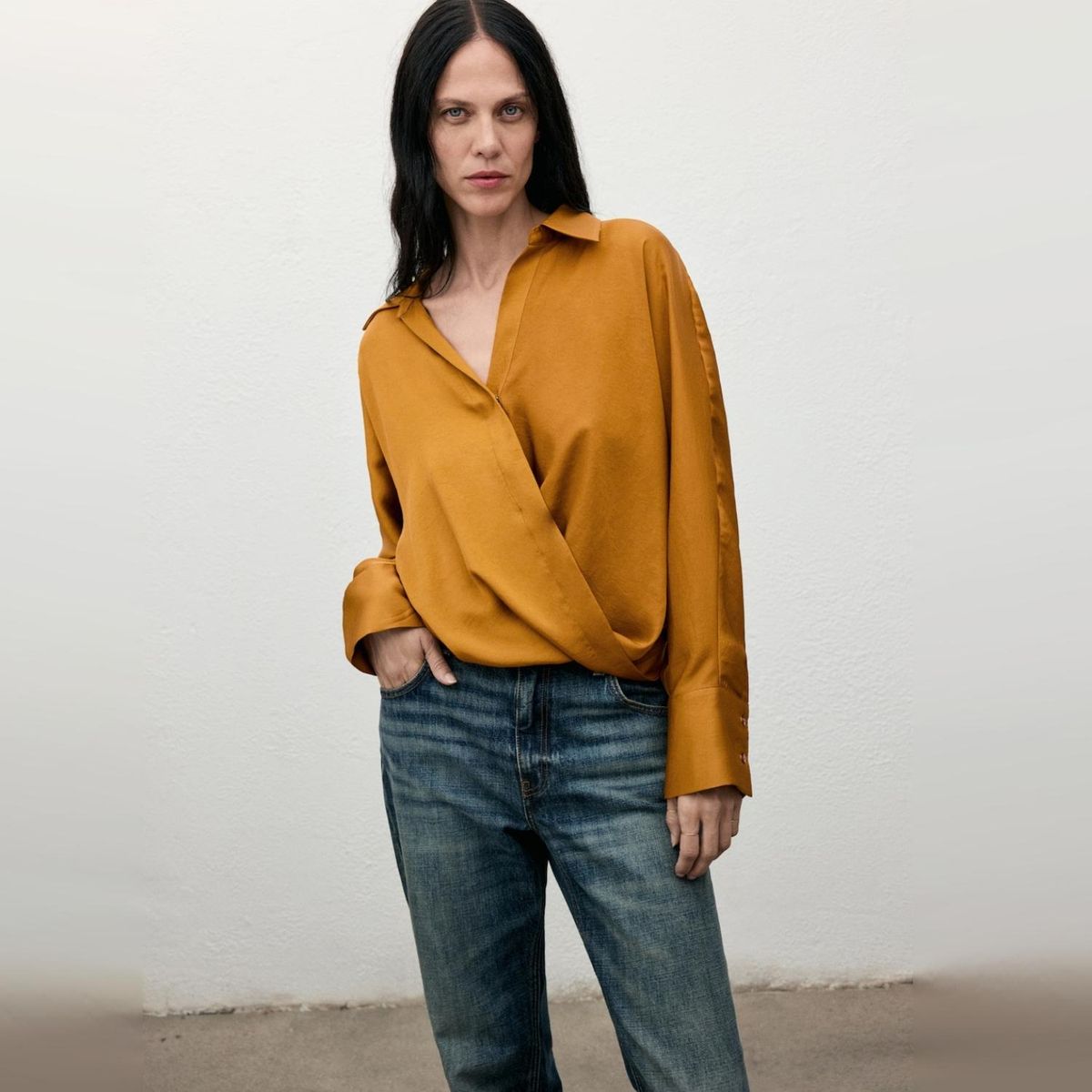 MANGO - Blusa Satinada Cruzada Mujer Mango