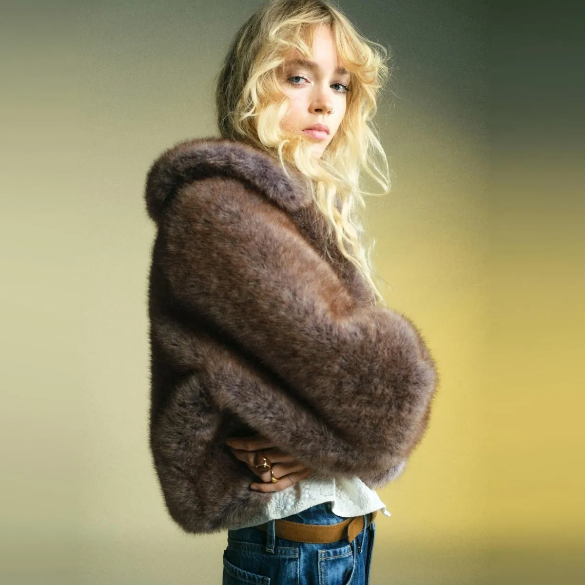 MANGO - Chaqueta Crop Efecto Pelo Mujer Mango