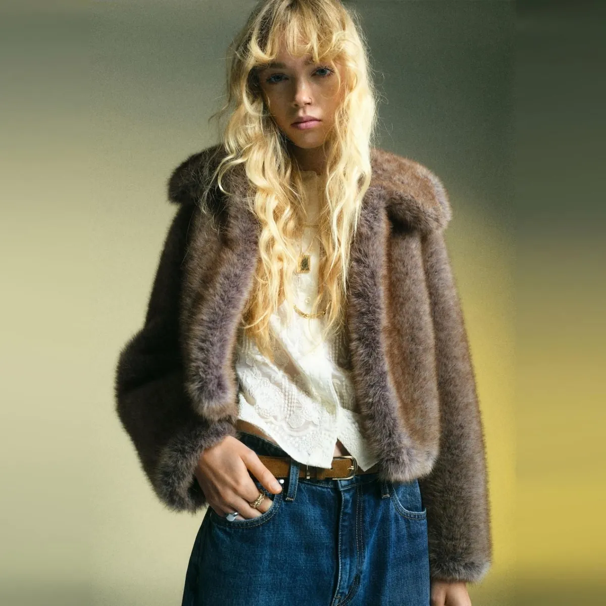 MANGO - Chaqueta Crop Efecto Pelo Mujer Mango