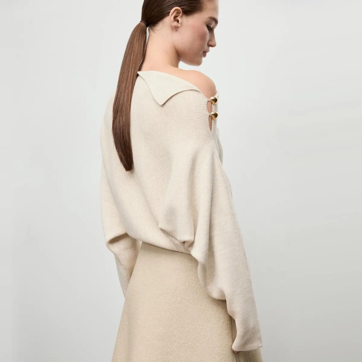MANGO - Sweater Cuello Asimétrico Botones Joya Mujer Mango