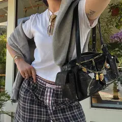 HAND OVER - Short Cuadros Darío Mujer