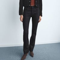 Jeans Flare Tiro Medio Mujer