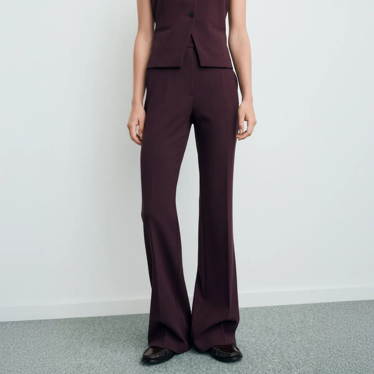 MANGO - Pantalón Flare Tiro Medio Mujer Mango