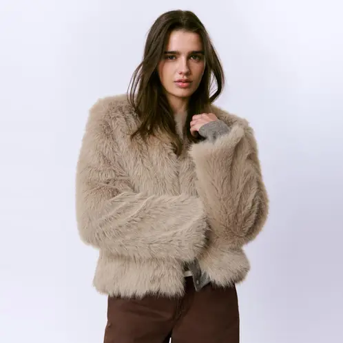 BROWNIE - Abrigo Peludo Mujer