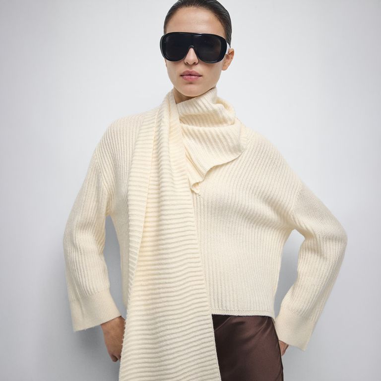 Sweater Canalé Adorno Fular Mujer