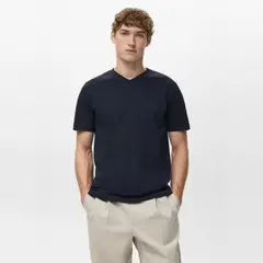 MANGO MAN - Polera 100% Algodón Cuello Pico Slim Fit Hombre