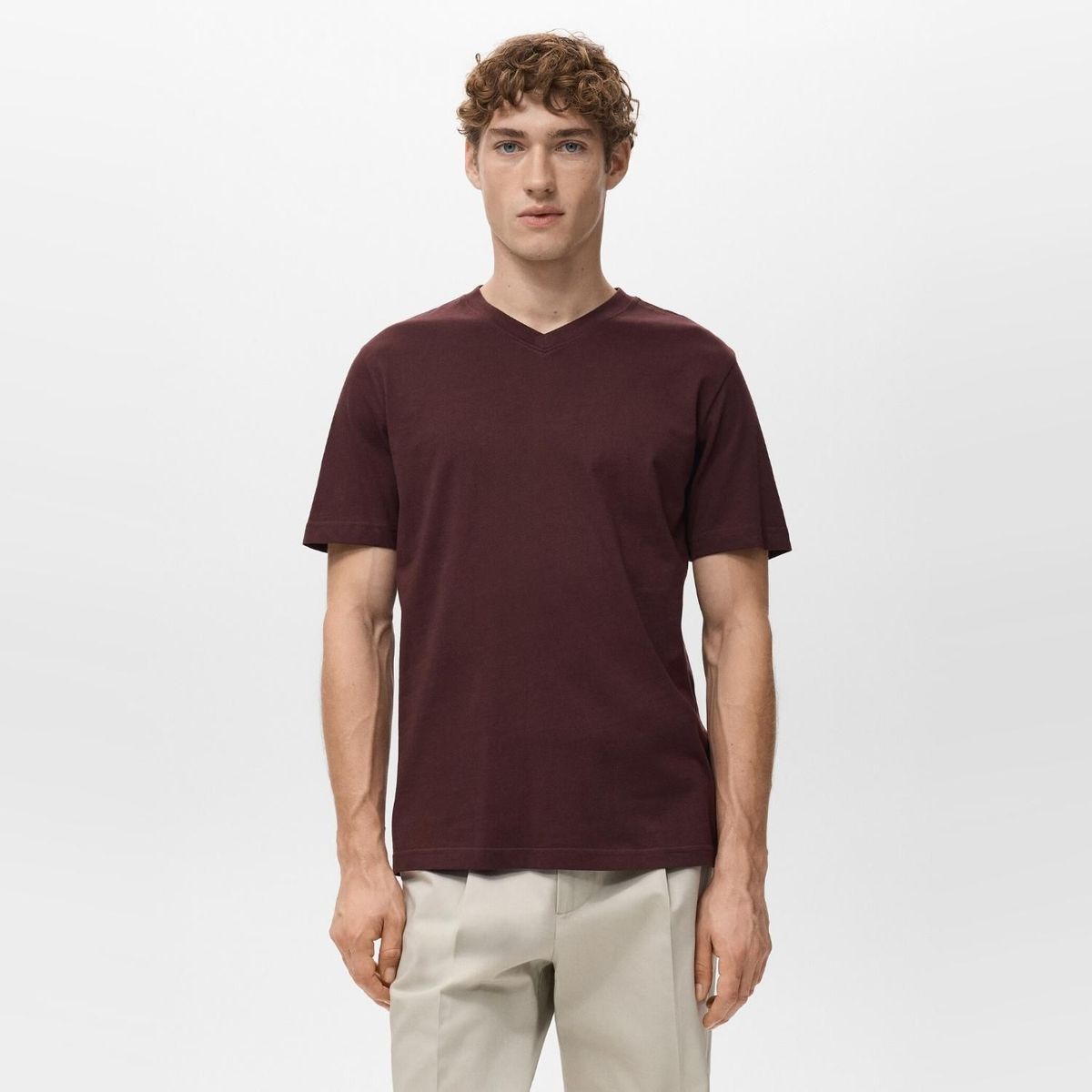 MANGO MAN - Polera 100% Algodón Cuello Pico Slim Fit Hombre Mango Man