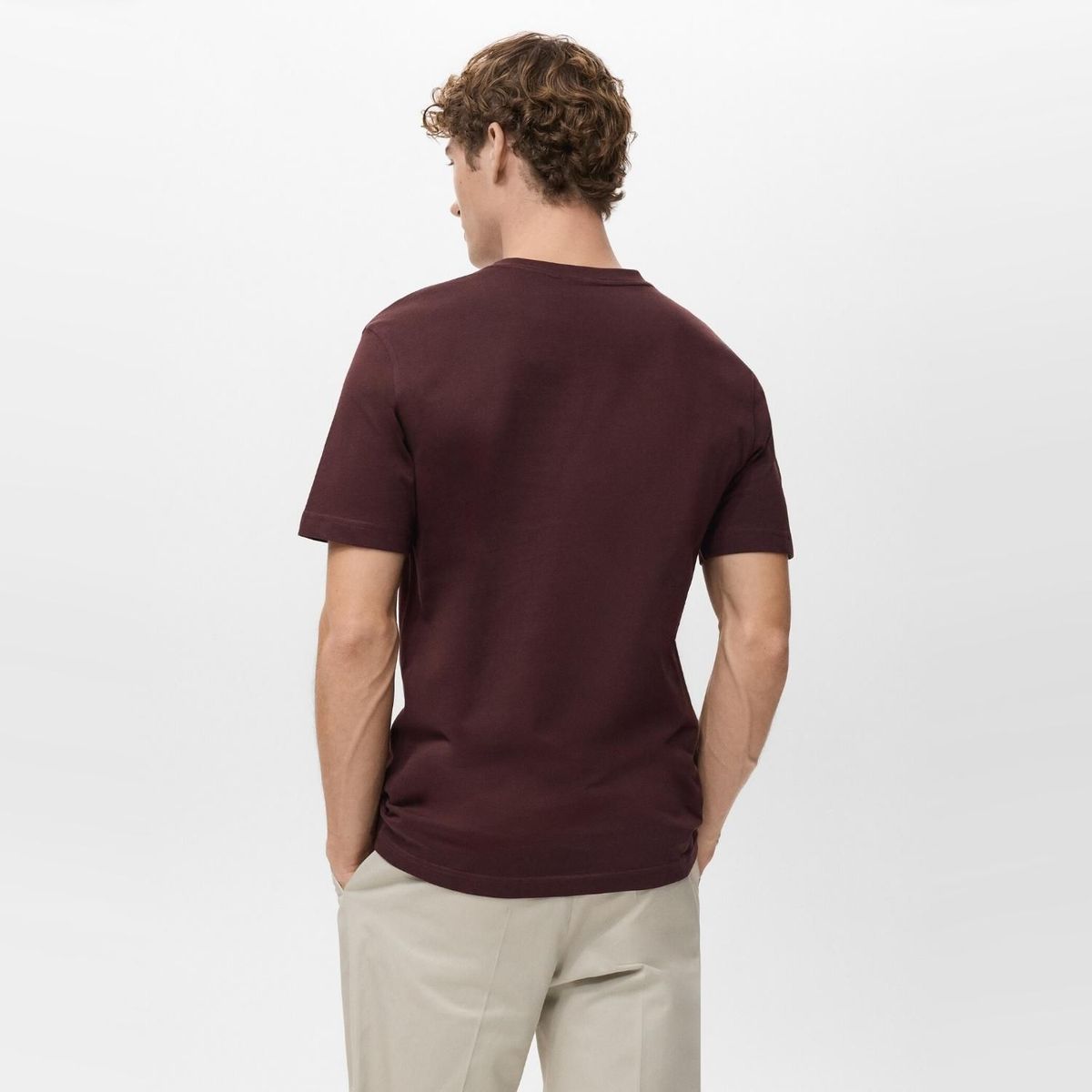 MANGO MAN - Polera 100% Algodón Cuello Pico Slim Fit Hombre Mango Man