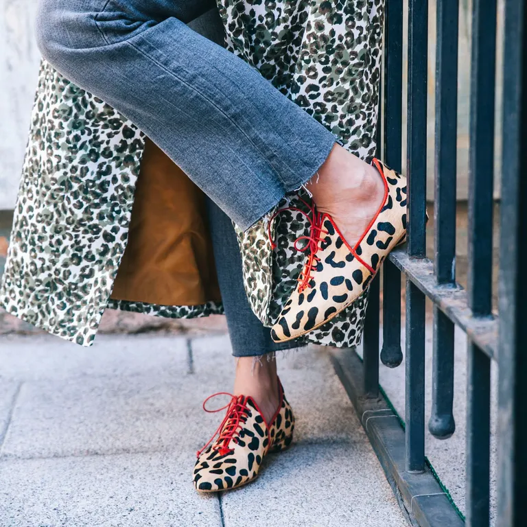 DE FLORES Y FLOREROS Zapato Blucher Florencia Rojo Cuero