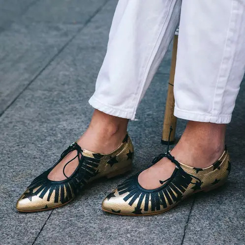 DE FLORES Y FLOREROS - Zapato Blucher Zurich Dorado Cuero