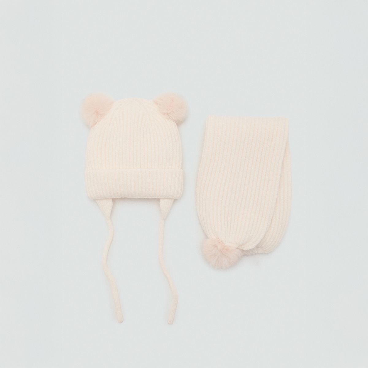 MANGO KIDS - Gorro Punto Borlas Niña Mango Kids