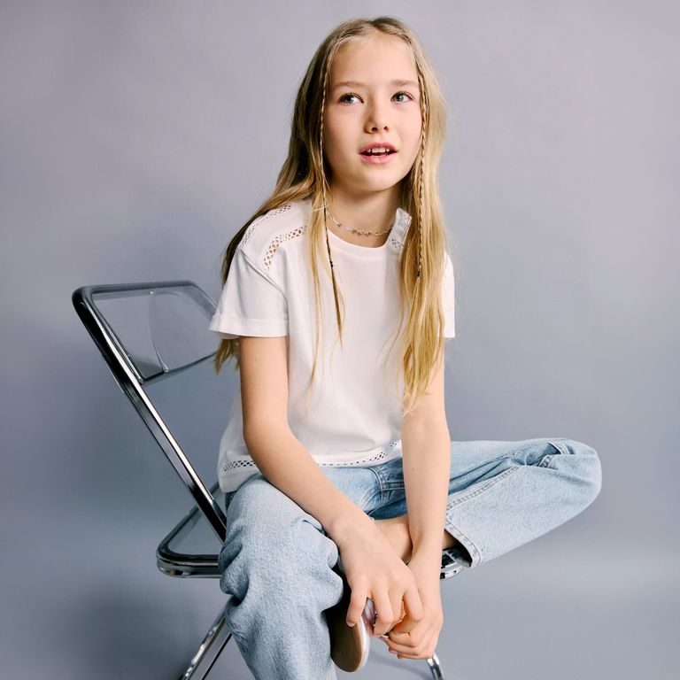 Polera Detalles Calados Niña