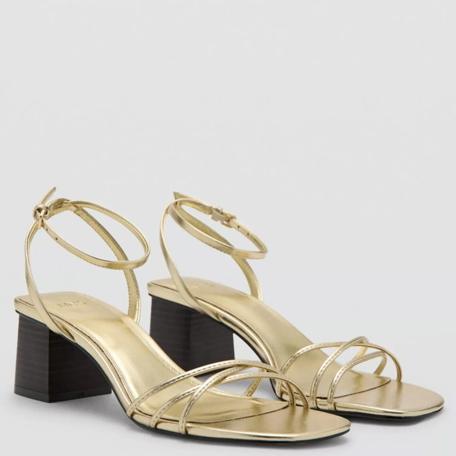 MANGO - Zapato formal dorado $54.990