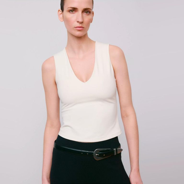 Polera Entallado Escote Pico Mujer