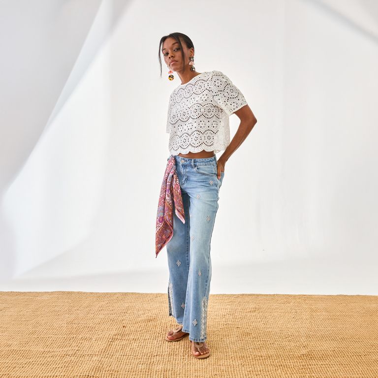Jeans Detalles Bordados Mujer