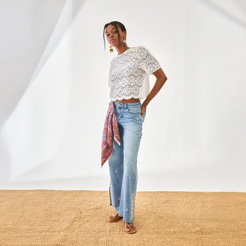 NKN - Jeans Detalles Bordados Mujer