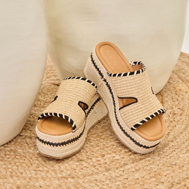 Sandalia Mujer Beige Plataforma