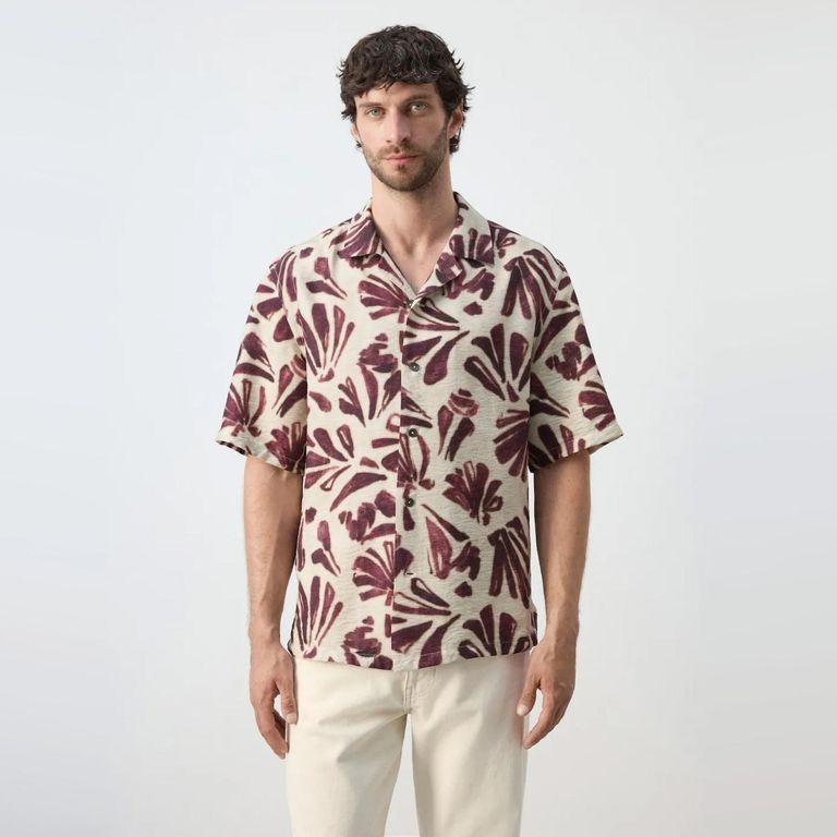 Camisa Fluida Estampada Cuello Bowling Hombre
