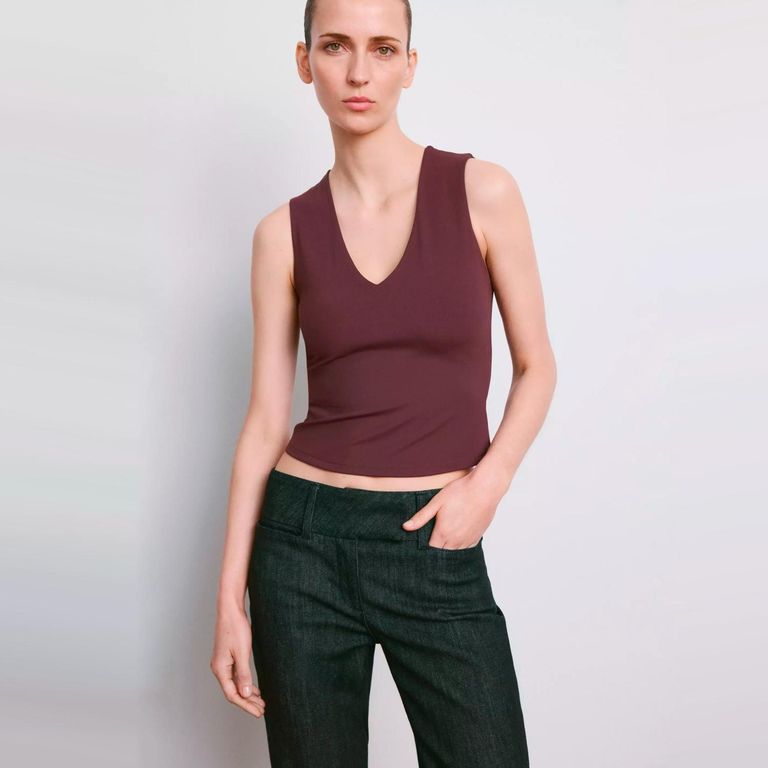 Polera Entallado Escote Pico Mujer
