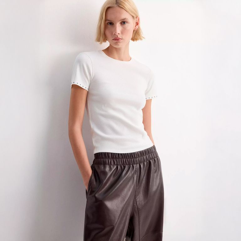 Polera Manga Corta Tachas Mujer