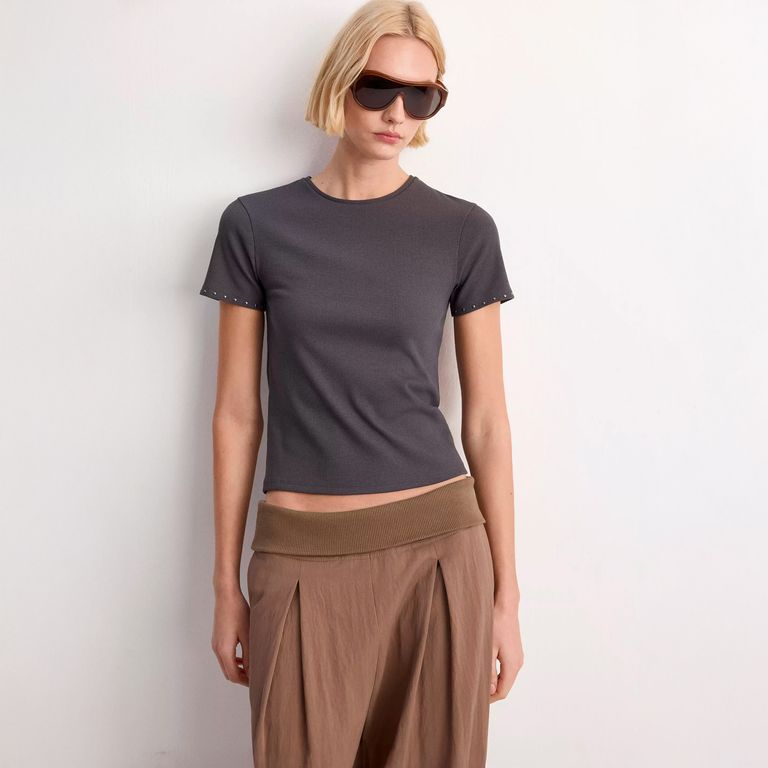 Polera Manga Corta Tachas Mujer