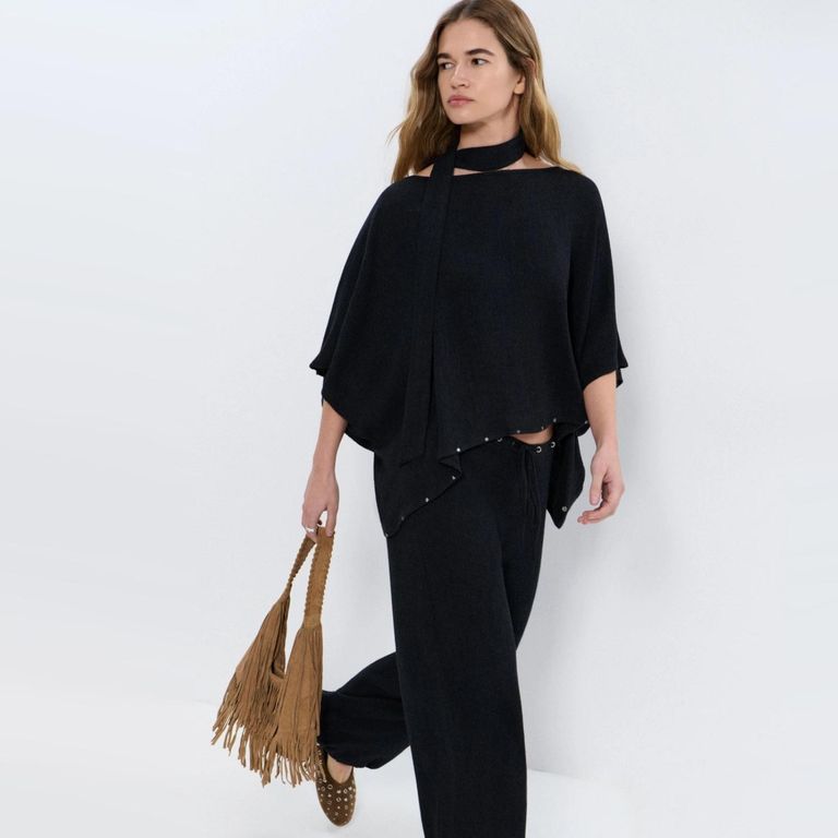 Capa Detalle Tachas Y Bufanda Mujer