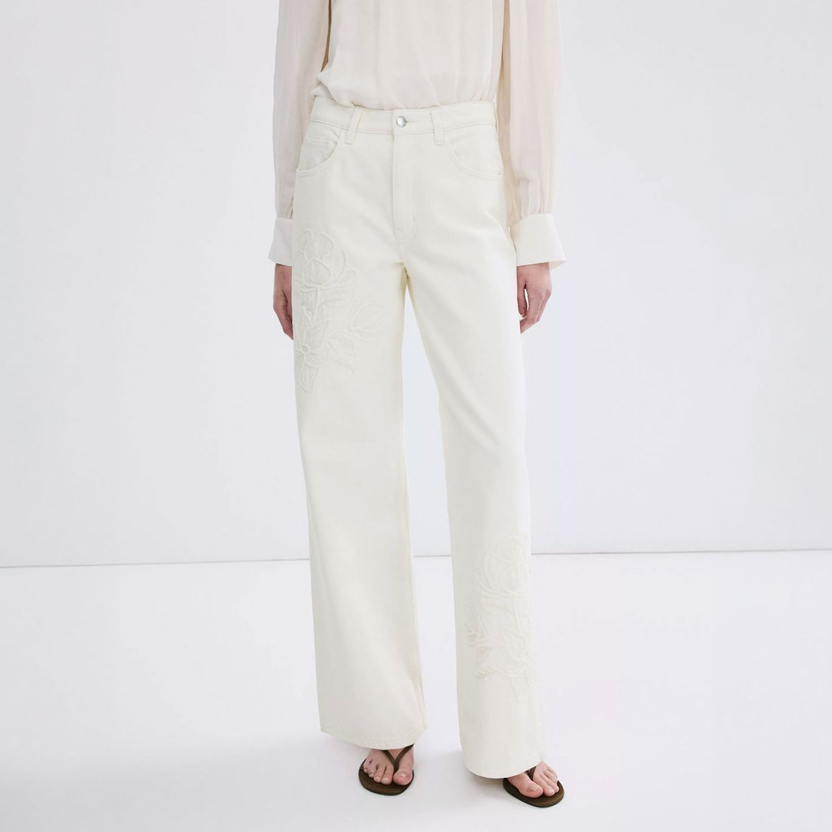 MANGO - Jeans Rectos Bordado Flores Mujer Mango