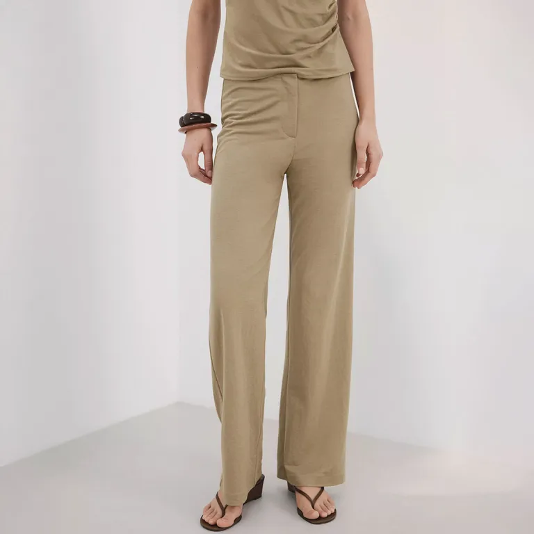 Pantalón Recto Tiro Medio Mujer