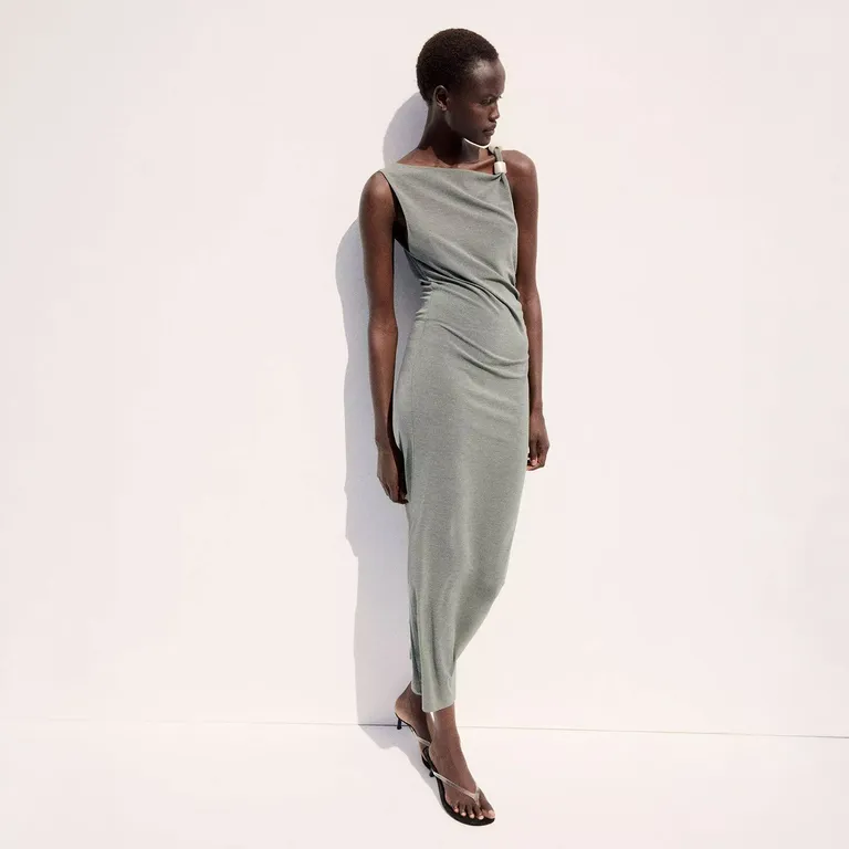 Vestido Entallado Detalle Metálico Mujer