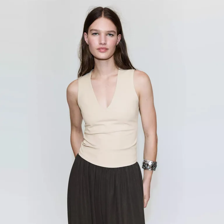Top Ajustado Con Escote En V Mujer