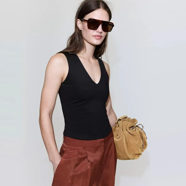 Top Ajustado Con Escote En V Mujer