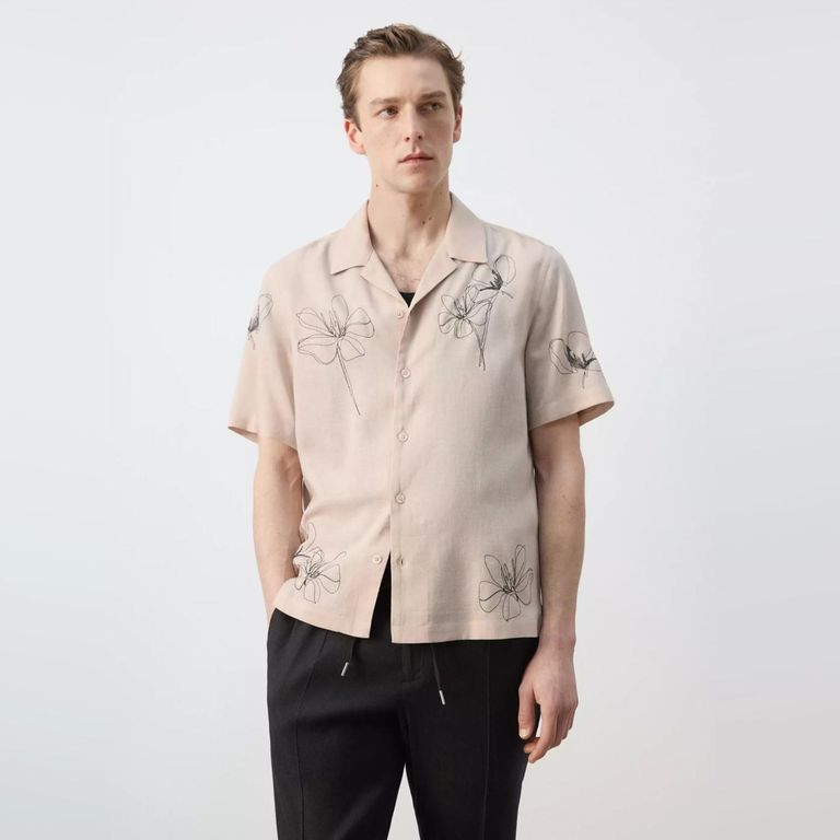 Camisa Detalles Bordados Regular Fit Hombre