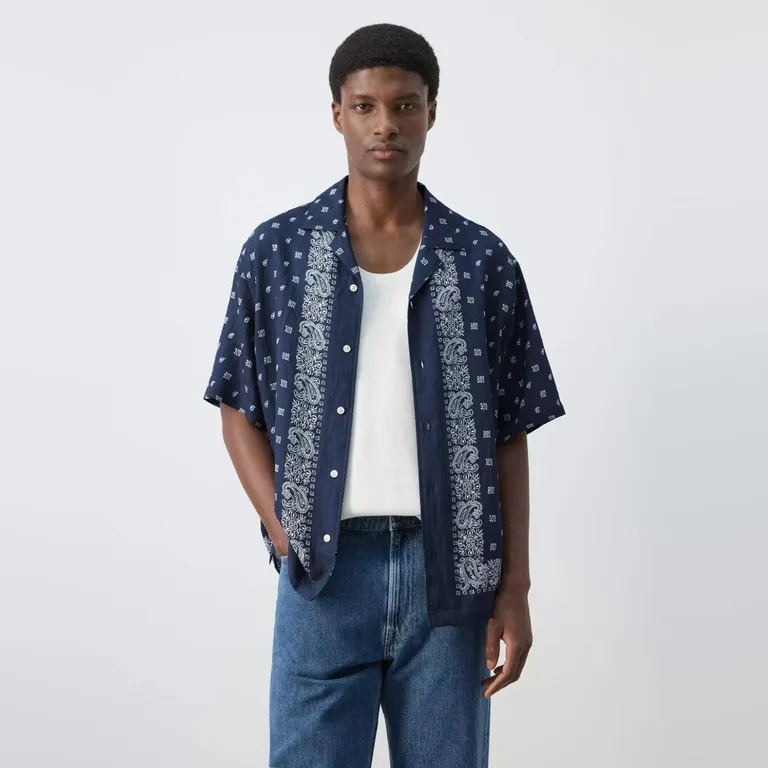 Camisa Regular Fit Fluida Estampada Hombre