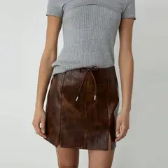 LAAGAM - Falda Short Juna Efecto Cuero Mujer