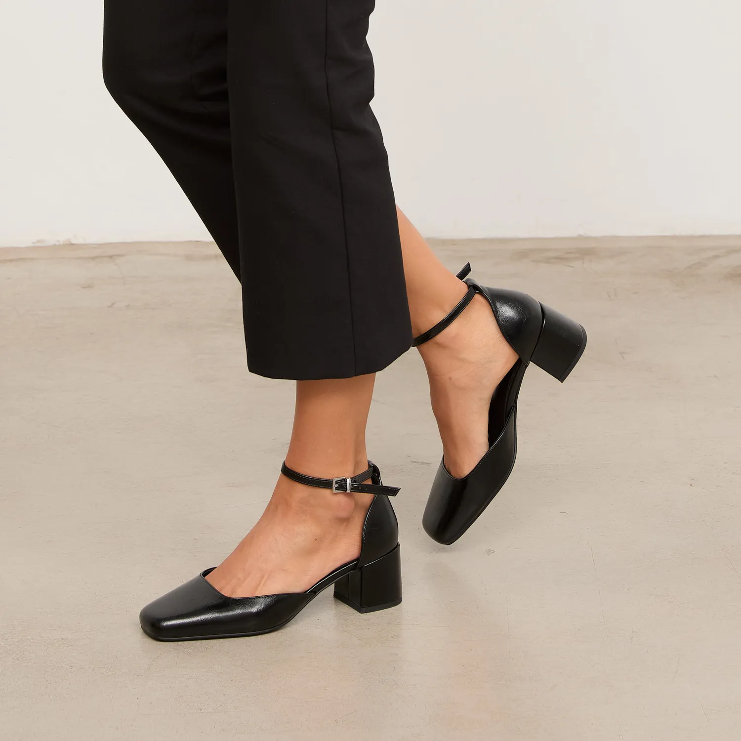MIM - Zapato formal negro $79.990