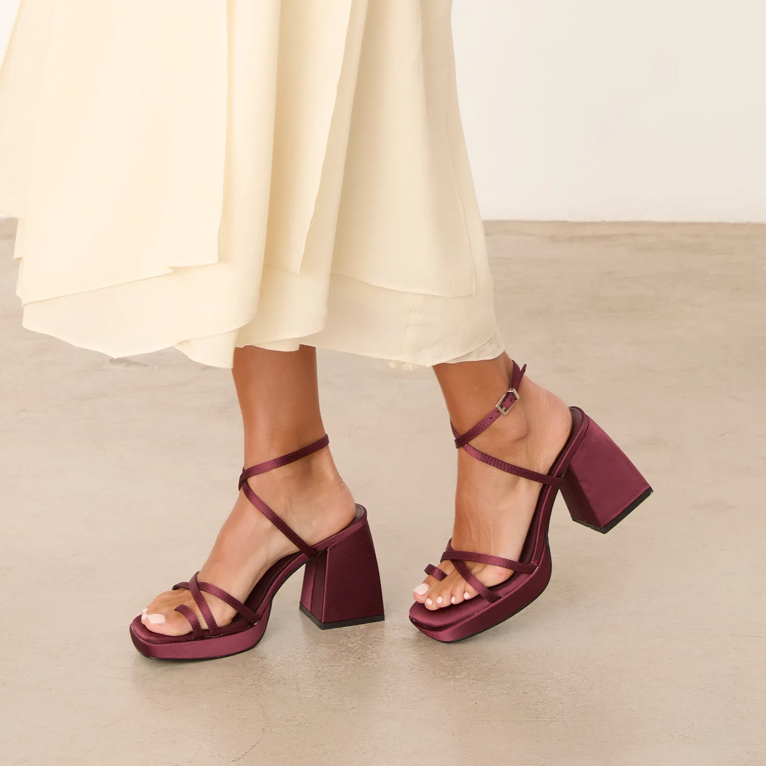 MIM - Zapato formal burdeo $74.990