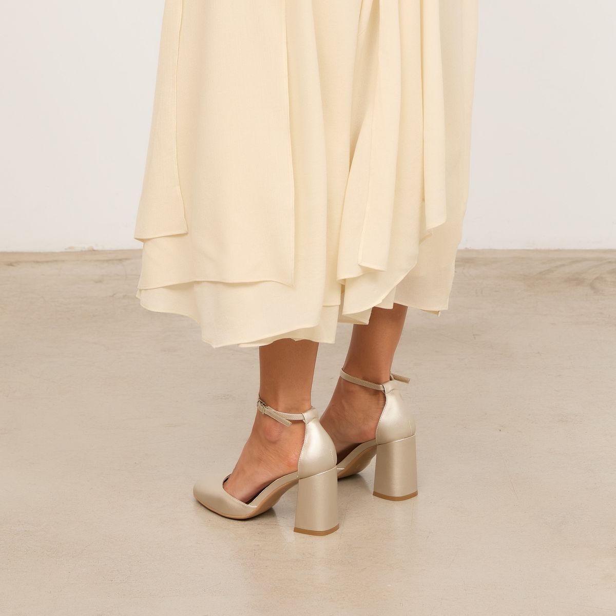 MIM - Zapato Formal Mujer Beige Mim