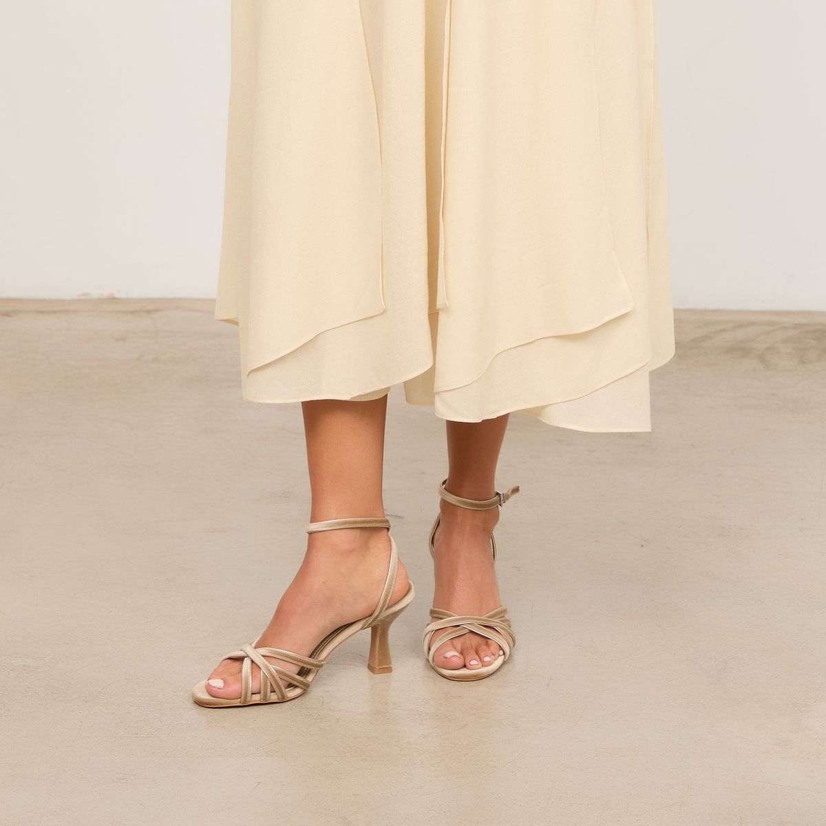 MIM - Sandalia Mujer Terciopelo Beige Mim